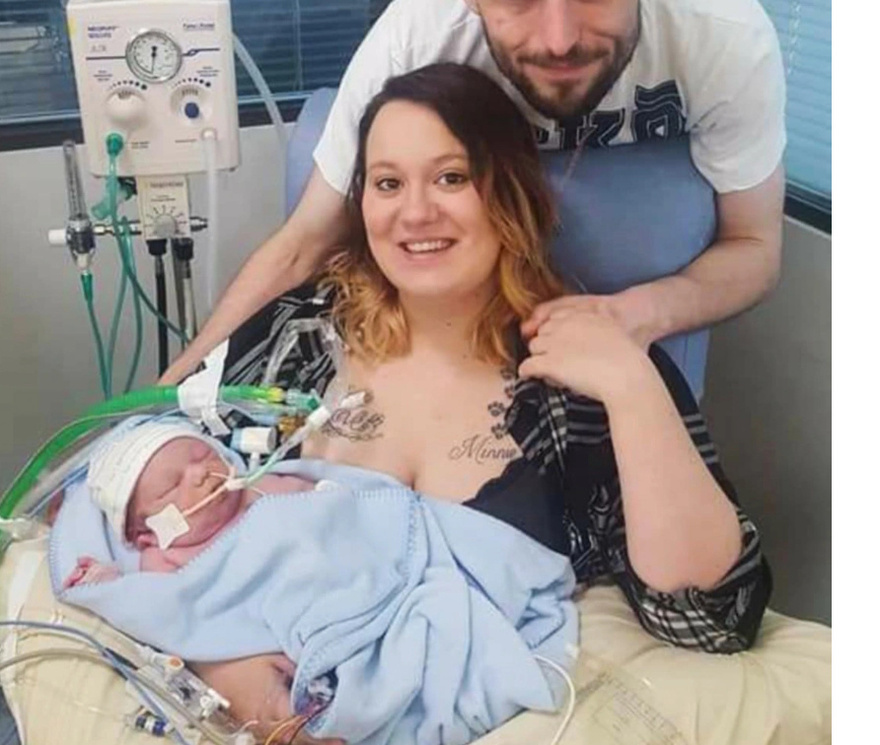 Μπαμπάς δώρισε το νεφρό του στον 4χρονο γιο του και του χάρισε νέα υγιή, δεύτερη ζωή