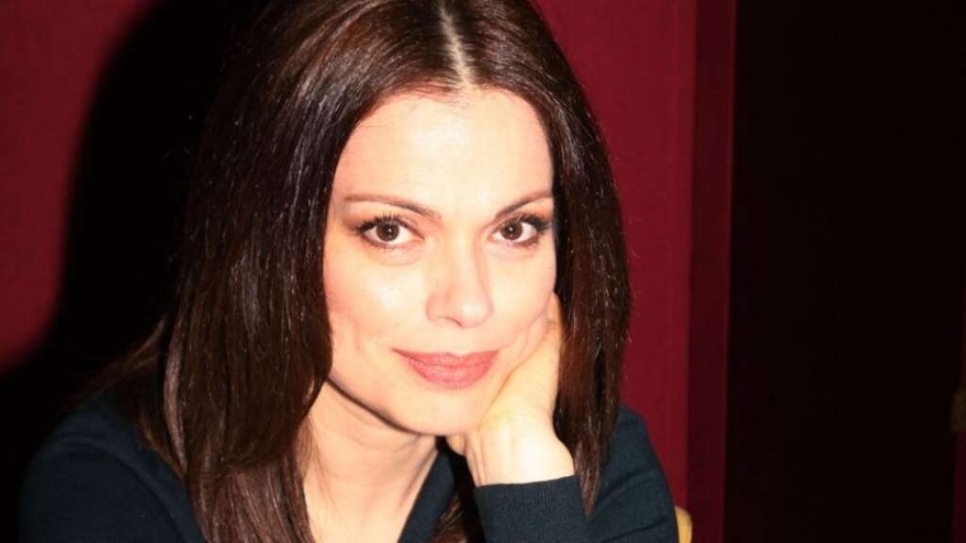 «Δεν ήμασταν πλούσιοι, μεγάλωσα δύσκολα»: Η Δάφνη Λαμπρόγιαννη μιλά 1η φορά για την καταγωγή & τους γονείς της