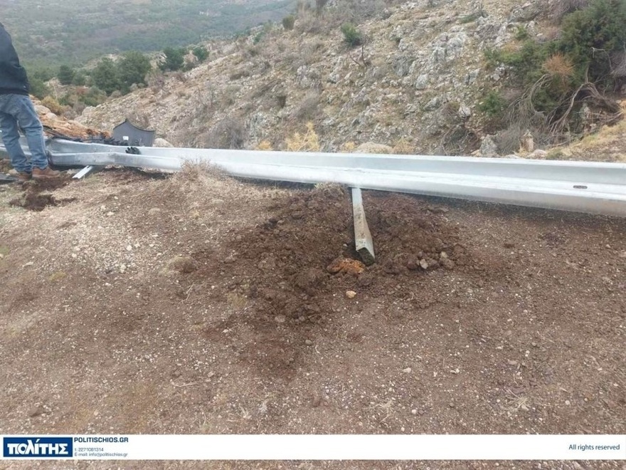 Απίστευτο τροχαίο με 97χρονο οδηγό – Έπεσε σε χαράδρα 10 μέτρων