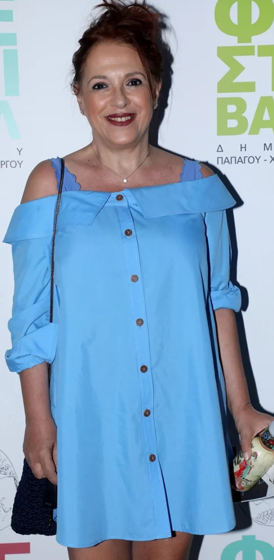 Σούπερ μίνι, με τους ώμους έξω και φοβερά πέδιλα: Η εμφάνιση της Ελένης Ράντου που βάζει κάτω και 25άρες-Για πάντα ροκ