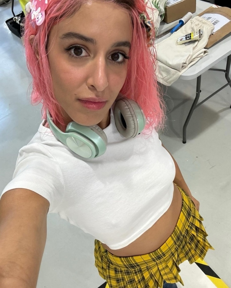 Έπαθαν σοκ οι θαυμαστές της: Τέλος τα μακριά καστανά μαλλιά για την Μαρίνα Σάττι, τα έκοψε και τα έβαψε ροζ – Δείτε φωτογραφίες της