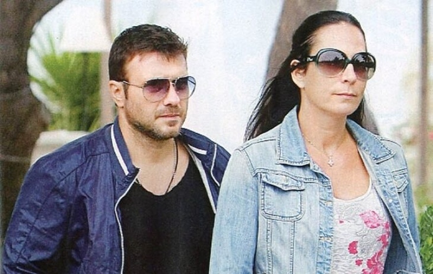 Η αποκάλυψη του Γιάννη Πλούταρχου: «Δεν περιμέναμε ότι θα κάνουμε 5 παιδιά – Η εταιρεία μου ήθελε να κρύψω τον γάμο μου»