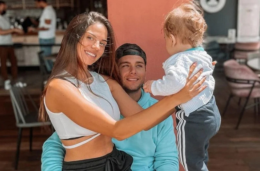 Χωρίζει πασίγνωστο ζευγάρι Ελλήνων, έχουν κι ένα μικρό αγοράκι– Τον άντρα τον ξέρει όλη η Ελλάδα – Δείτε ποιοι είναι