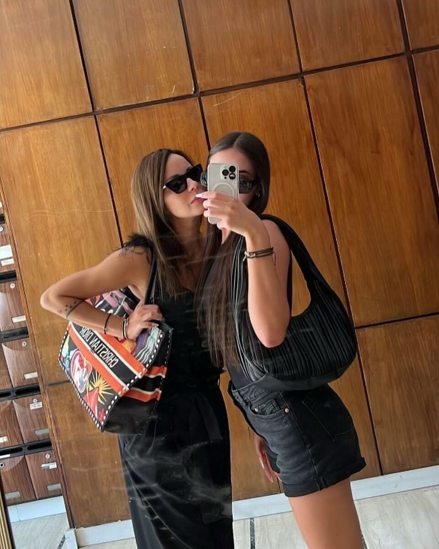 Σαν δυο κολλητές: Η 16χρονη κόρη της Ιωάννα Λίλη και του Ζαγοράκη πήρε την ομορφιά της μαμάς & έγινε κλώνος του μπαμπά της