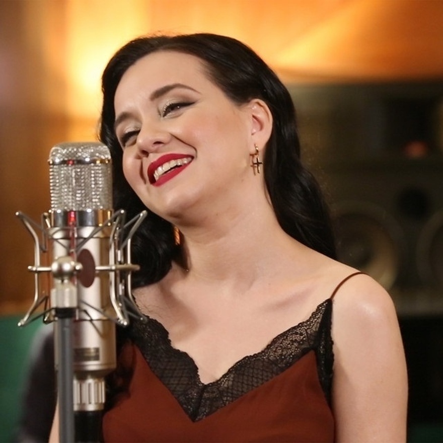 Αρετή Κετιμέ: «Τραγουδάω σε ταβέρνες και είμαι πολύ καλά με αυτό»