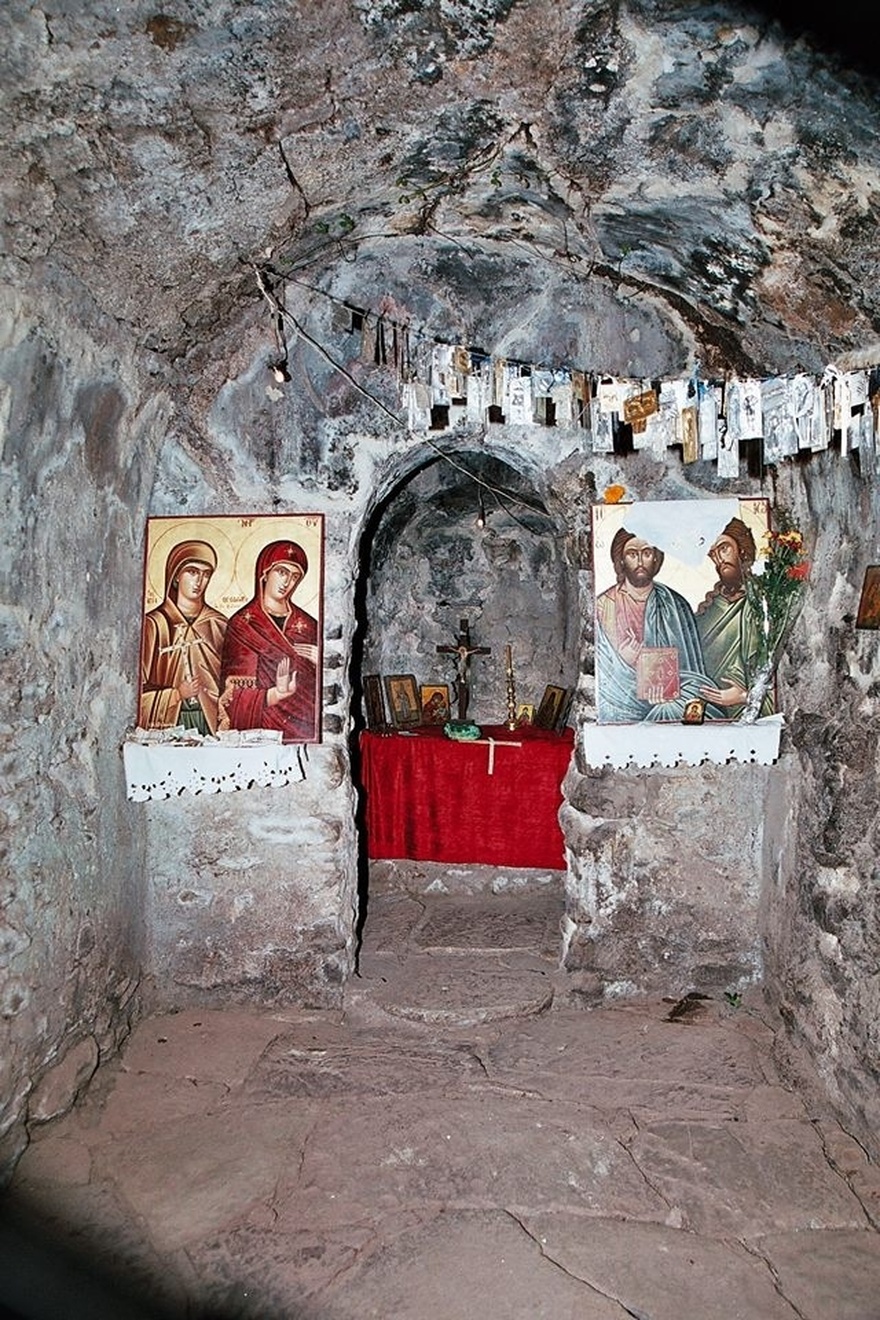 17 πλατάνια, 20 μέτρα ύψος: Η εκκλησία στην Πελοπόννησο που μπήκε στο Βιβλίο Γκίνες και αποτελεί παγκόσμιο σημείο αναφοράς