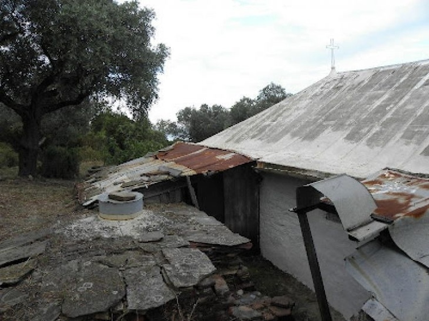 Προκαλεί δέος: Αυτό ήταν το κελί του Αγίου Παϊσίου στον Τίμιο Σταυρό – Σπάνιες φωτογραφίες από το εσωτερικό του