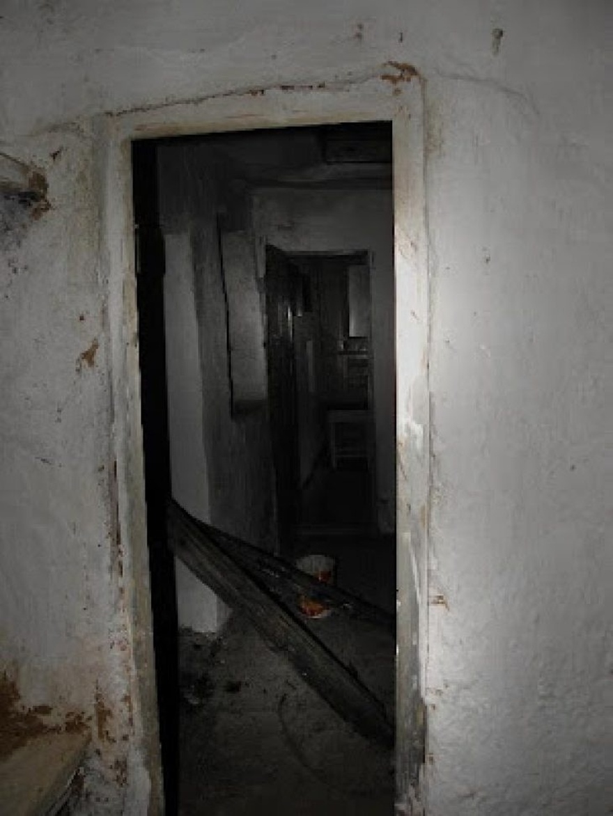 Προκαλεί δέος: Αυτό ήταν το κελί του Αγίου Παϊσίου στον Τίμιο Σταυρό – Σπάνιες φωτογραφίες από το εσωτερικό του