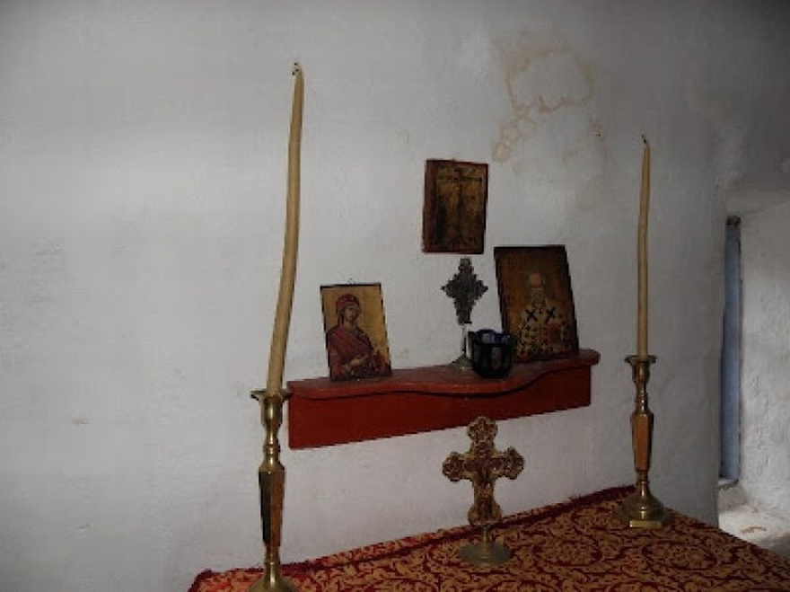 Προκαλεί δέος: Αυτό ήταν το κελί του Αγίου Παϊσίου στον Τίμιο Σταυρό – Σπάνιες φωτογραφίες από το εσωτερικό του