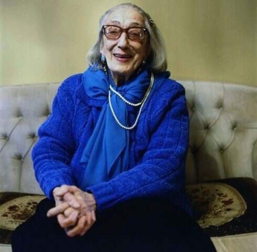 Ταϋγέτη Μπασούρη: Η καριέρα της ως “άσχημη”, ο ρόλος του Βέγγου στη ζωή της, τα βασανιστήρια στη Μακρόνησο και ο θάνατος που την σημάδεψε