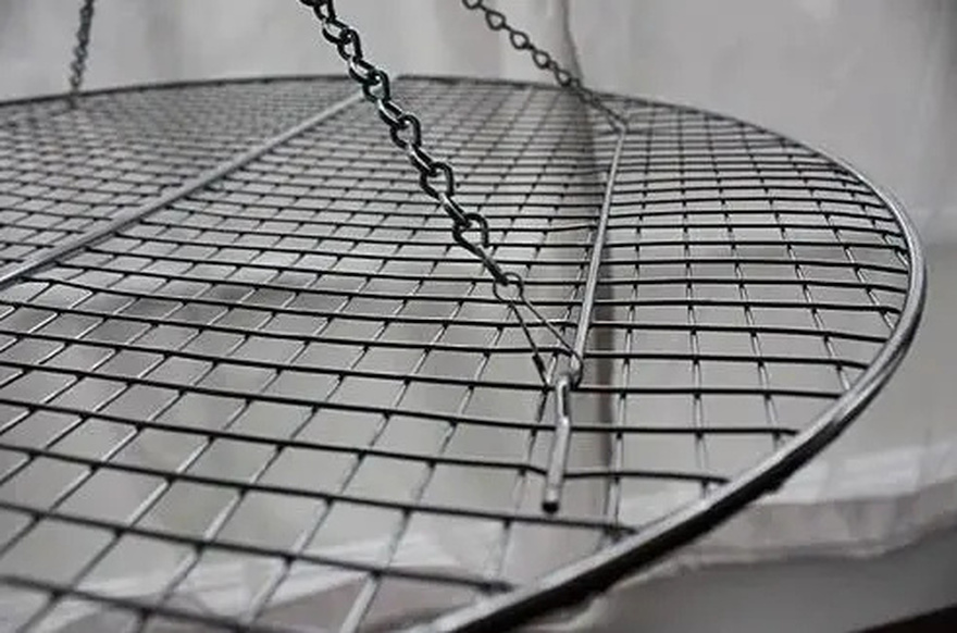 Εντυπωσίασε τους γιορτινούς επισκέπτες σου με ένα Αιωρούμενο Χριστουγεννιάτικο Δέντρο: Πως να το φτιάξεις μόνη σου