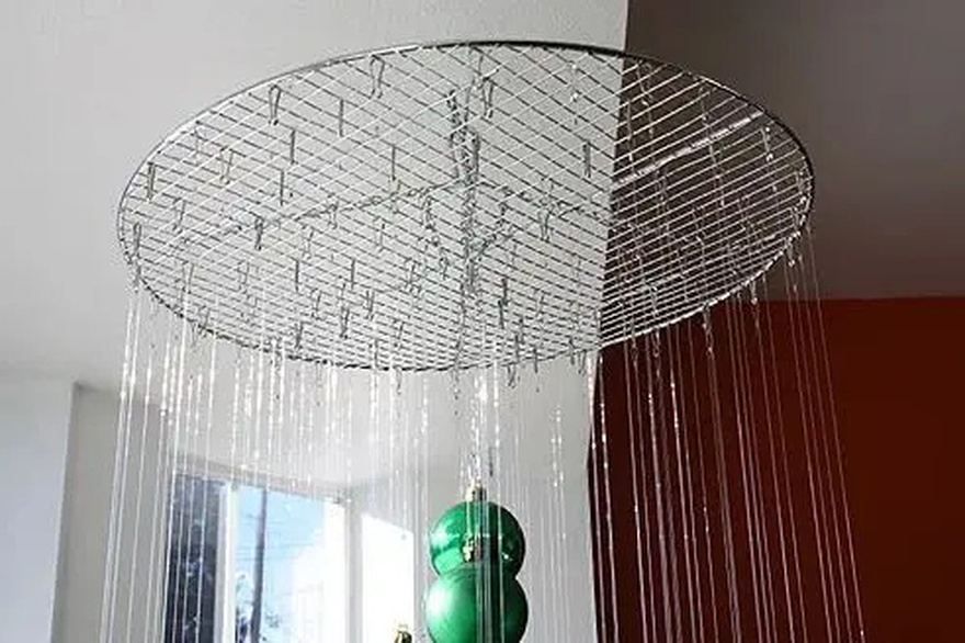 Εντυπωσίασε τους γιορτινούς επισκέπτες σου με ένα Αιωρούμενο Χριστουγεννιάτικο Δέντρο: Πως να το φτιάξεις μόνη σου