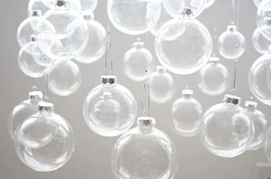 Εντυπωσίασε τους γιορτινούς επισκέπτες σου με ένα Αιωρούμενο Χριστουγεννιάτικο Δέντρο: Πως να το φτιάξεις μόνη σου