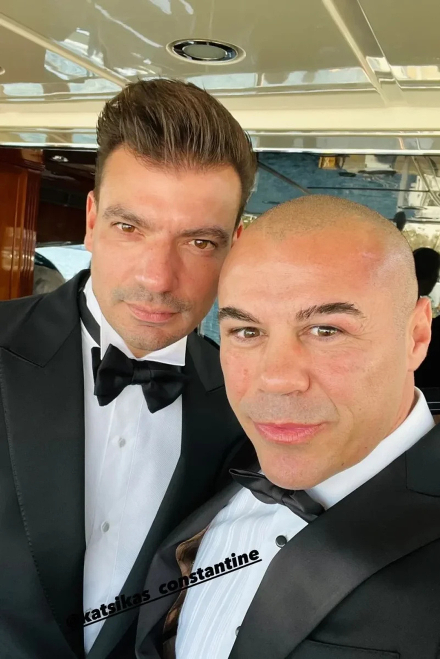 Έκλεψε τα φλας από την νύφη: Η οικογένεια Ζαμπίδη ήταν καλεσμένη σε γάμο & όλα τα βλέμματα έπεσαν πάνω στη σύζυγο του