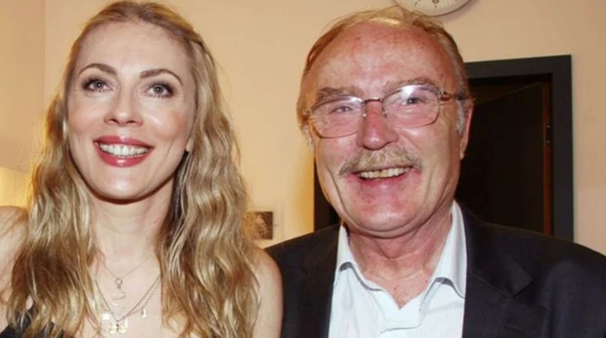 Ντίνος Καρύδης: Τα φτωχά παιδικά χρόνια, τα οικονομικά προβλήματα, η κόρη Σμαράγδα και τα συγκινητικά λόγια για εκείνη