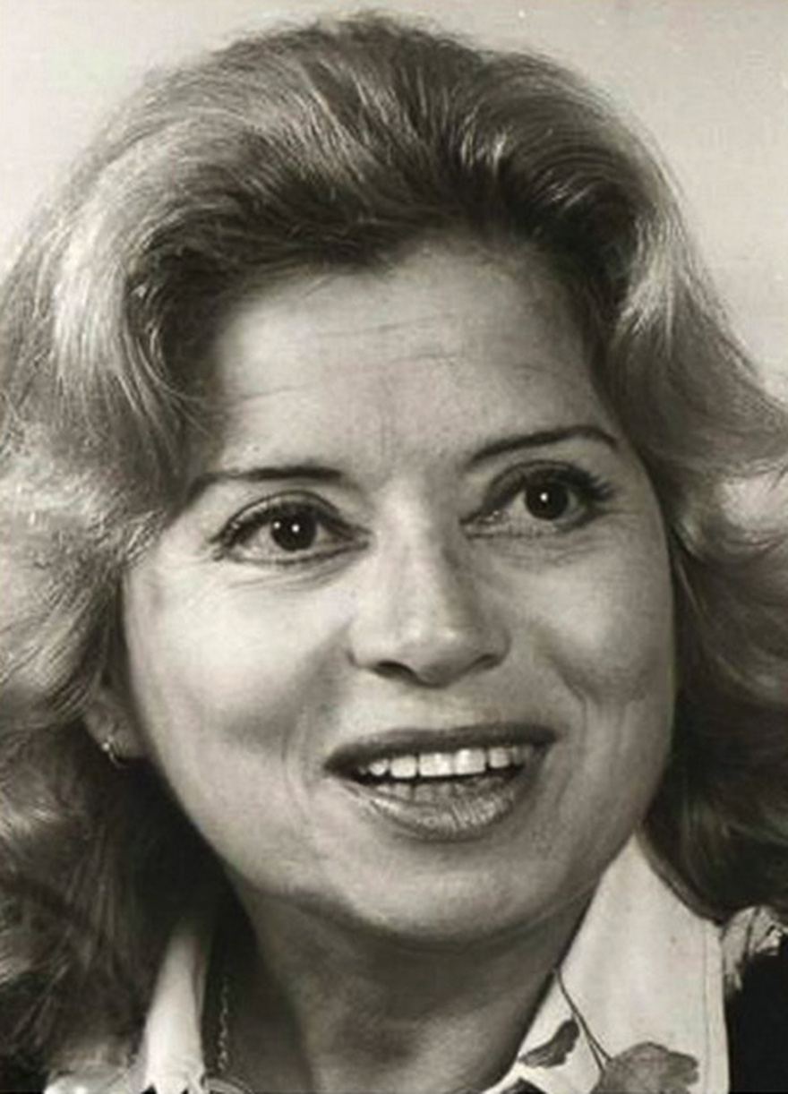 Άννα Κυριακού: Ο συγκλονιστικός χαιρετισμός στη Μίνα Αδαμάκη, η συγγραφή και οι ρόλοι που την καθόρισαν μέχρι σήμερα