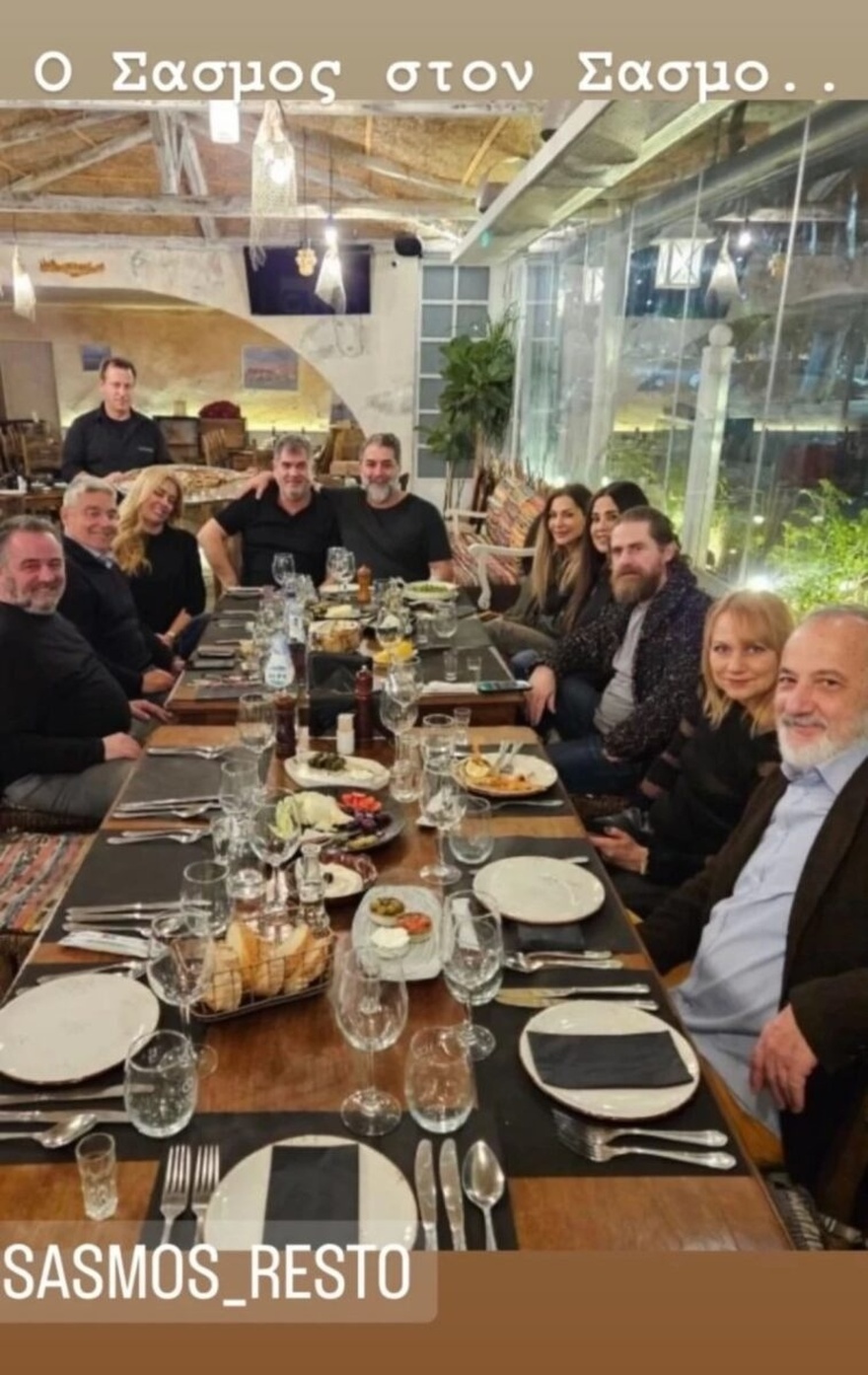 Έναν άντρα σαν τον Βασίλη: Αχώριστοι Μπισμπίκης – Βανδή, την πήρε μαζί στο επαγγελματικό του δείπνο