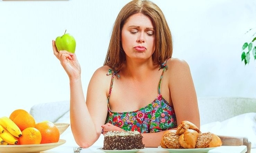 5 συνήθειες που πρέπει να σταματήσετε αν προσπαθείτε να χάσετε βάρος