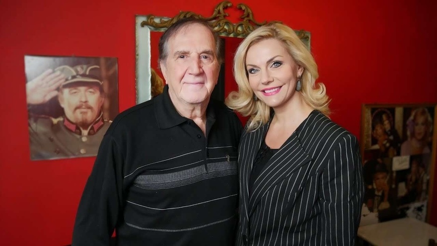 Γιώργος Κωνσταντίνου: Ο “Αντωνάκης” του ελληνικού σινεμά, ο εθισμός στον τζόγο, τα δύσκολα χρόνια με τη γιαγιά του και η λαμπρή καριέρα