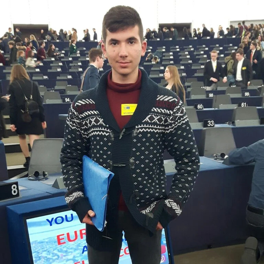 Πέρασε στην Ιατρική με 19.376 μόρια: Ο Ευαγγελινός έχει 7 αδέρφια και ζει σε χωριό με 60 κάτοικους