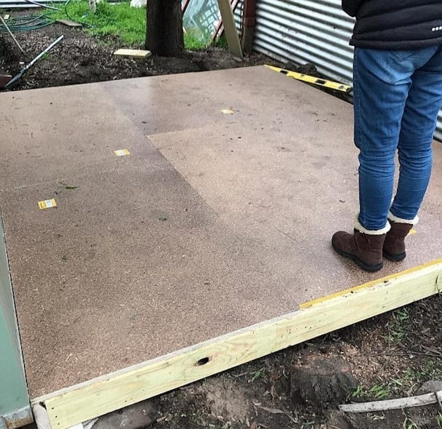 27χρονη χωρισμένη μητέρα έχτισε μόνη της σπίτι για να μείνει με τα 2 παιδιά της και το εσωτερικό του μαγεύει