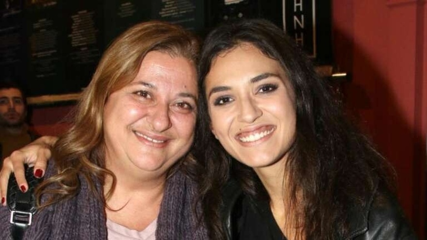 Ελισάβετ Κωνσταντινίδου: Το “Παρά Πέντε”, η απώλεια που δεν ξεπέρασε ποτέ και η κούκλα κόρη που πήρε το ταλέντο της