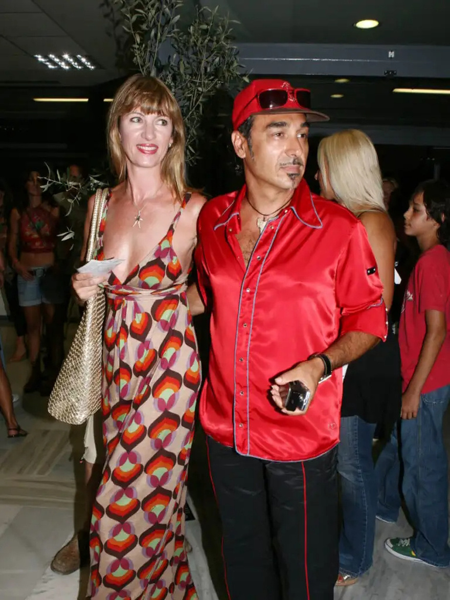 Κίλι Σφακιανάκη: Ποια ήταν η βρετανίδα σύζυγος του Νότη Σφακιανάκη – Ο γάμος, τα παιδιά και το Πάρκινσον