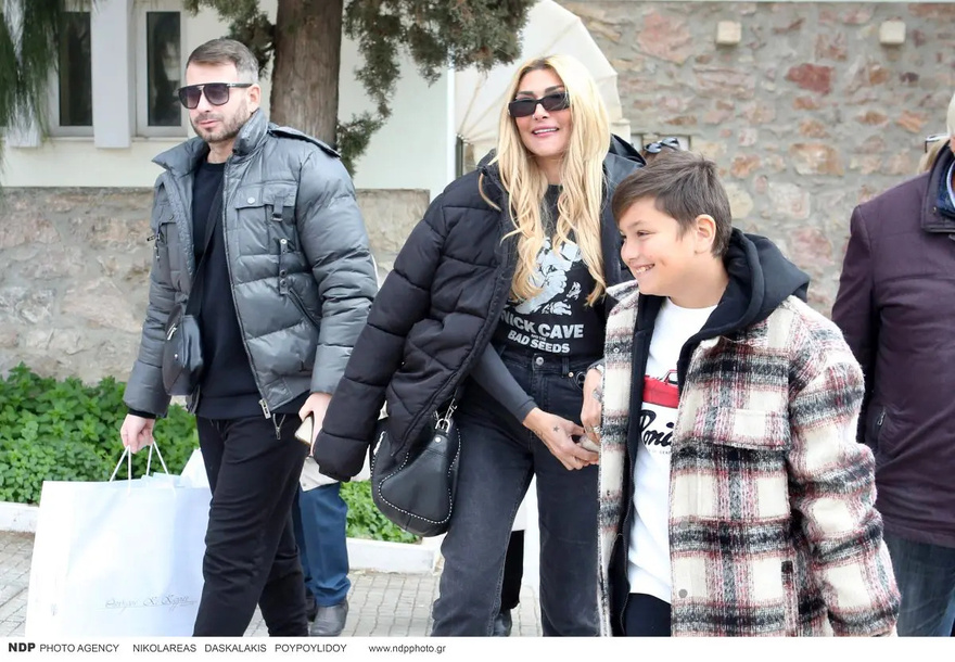 Σούσουρο στο Μνημόσυνο της Καίτης Γκρέυ: Ο κληρονόμος, τα ρούχα της Αγγελικής και η ηχηρή απουσία με νόημα