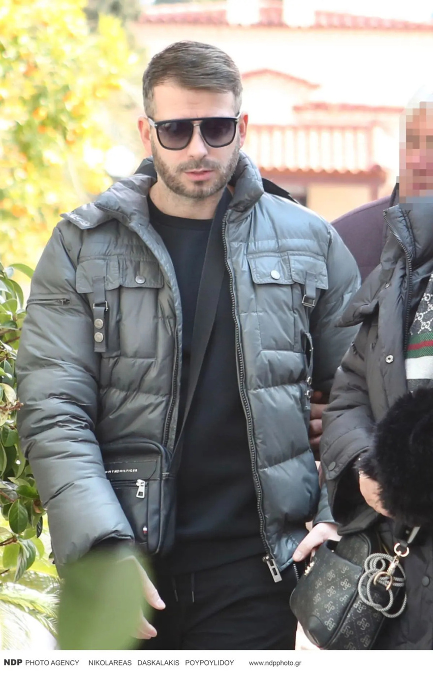 Σούσουρο στο Μνημόσυνο της Καίτης Γκρέυ: Ο κληρονόμος, τα ρούχα της Αγγελικής και η ηχηρή απουσία με νόημα