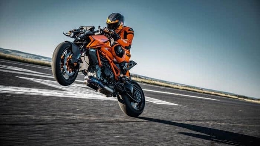 Βουλιάζει στα χρέη μεγάλη εταιρεία – Σταματάει την παραγωγή, στον αέρα 3.000 υπάλληλοι