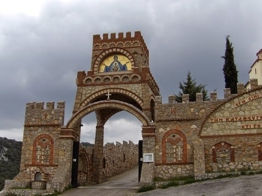 Παναγία Γοργοεπήκοος η θαυματουργούσα: Το μοναστήρι στη Μάνδρα με τα αναρίθμητα θαύματα