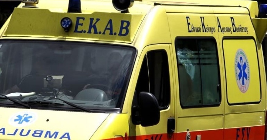 ΕΚΤΑΚΤΟ: Αυτοκίνητο έπεσε ΤΩΡΑ στον γκρεμό στα Λιμανάκια Βουλιαγμένης – Οι πρώτες πληροφορίες