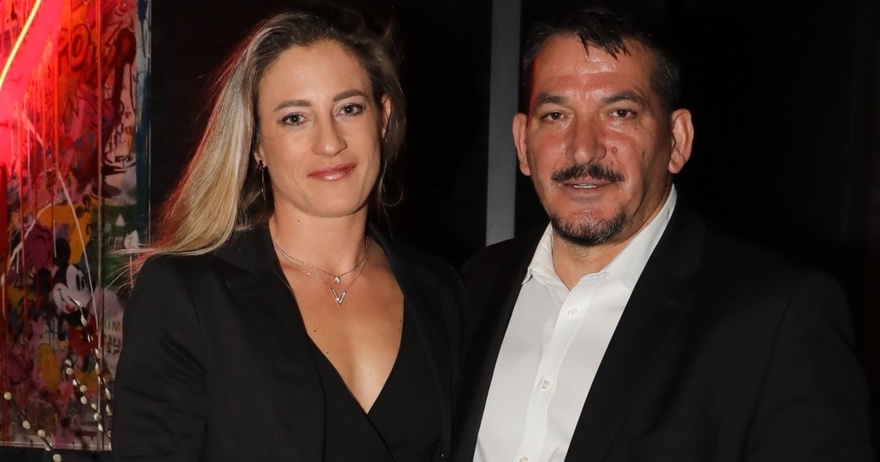 Το ανακοίνωσαν με 1 φιλί Πύρρος Δήμας – Αφροδίτη Σκαφίδα: Τρισευτυχισμένο το ζευγάρι, 1 χρόνο μετά τη γέννηση της κόρης τους,
