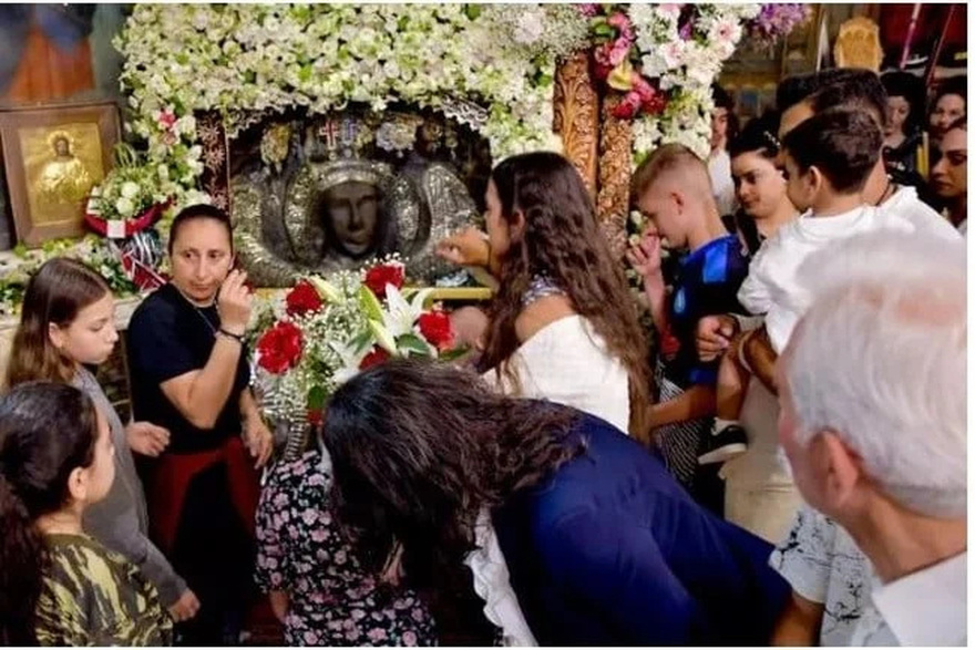 Κυριακή των Μυροφόρων γιορτάζει ο Ταξιάρχης Μανταμάδου – Χιλιάδες πιστοί με κάθε μέσο ή με τα πόδια στο ναό – Πάνω από 50.000 προσκυνητές