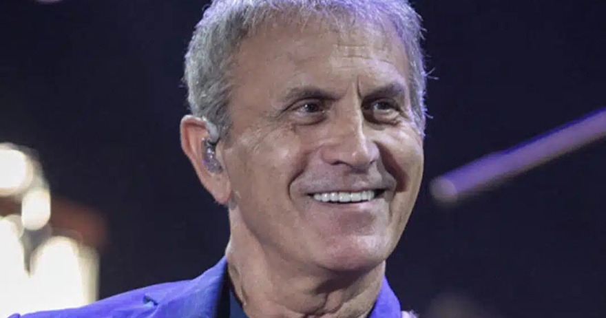 Σημαντική διάκριση για τον Γιώργο Νταλάρα