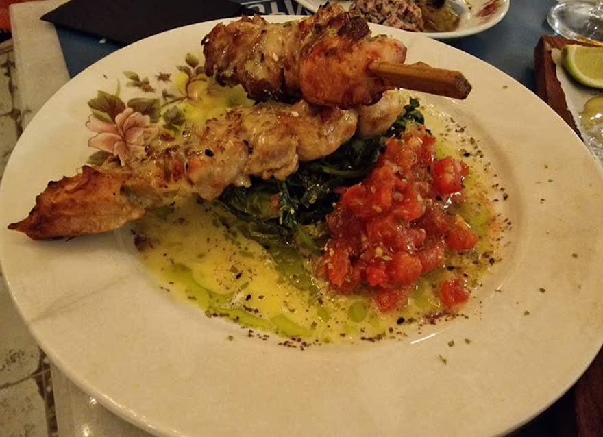 Μπαρδόν: Το νέο μεζεδοπωλείο στο Παγκράτι