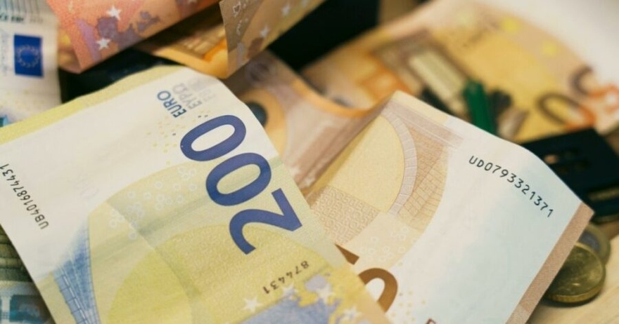 Νέο επίδομα 200€ τον μήνα: Η κυβέρνηση ετοιμάζει ενίσχυση–«ανάσα» για χιλιάδες