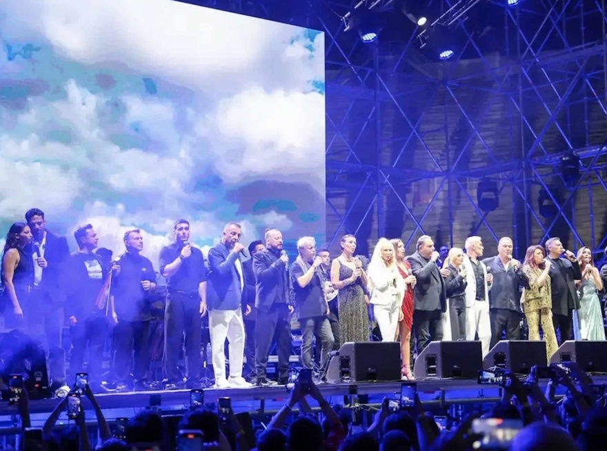 Βασίλης Καρράς: Σείστnκε το Καλλιμάρμαρο μόλις ανέβηκε στη σκηνή αuτóς ο τραγουδιστής