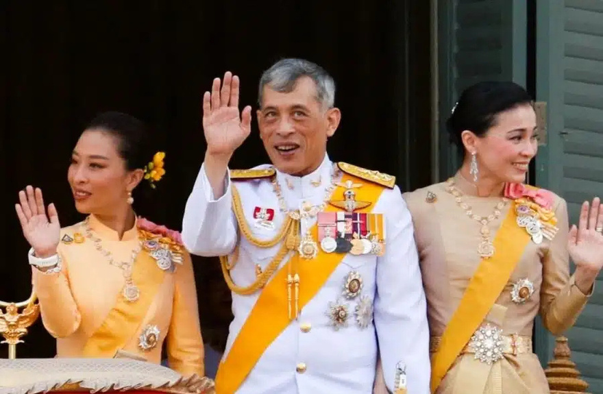 Ο πλουσιότερος βασιλιάς του κόσμου: 17.000 σπίτια, 38 ιδιωτικά τζετ και 52 χρυσά σκάφη