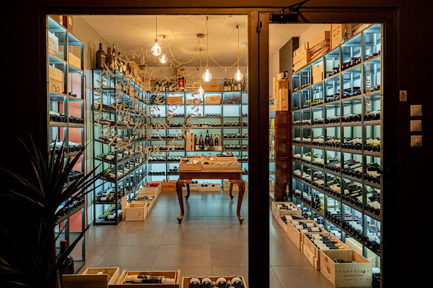 Oinoscent: Το διαχρονικό wine bar που φέρνει τον κόσμο του κρασιού πιο κοντά σου