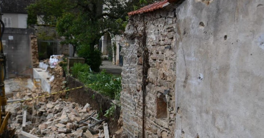 ΝΕΑ ΤΡΙΠΛΗ ΤΡΑΓΩΔΙΑ – ΝΕΚΡΟΙ 3 ΟΙΚΟΔΟΜΟΙ ΤΗΝ ΩΡΑ ΠΟΥ ΕΚΑΝΑΝ ΕΡΓΑΣΙΕΣ ΣΕ ΠΑΛΙΟ ΣΠΙΤΙ