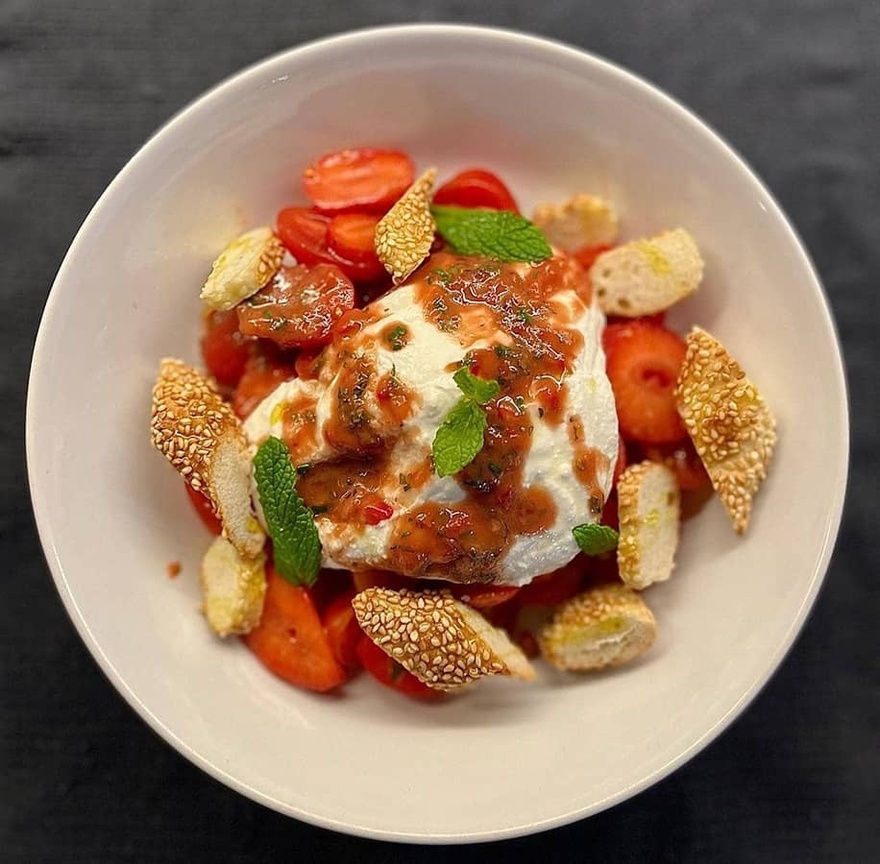 Kiki de Grèce: Το μικρό wine bar που αποθεώνει το ελληνικό κρασί