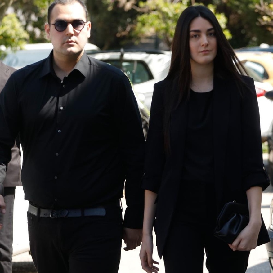 Όλο το Κολέγιο Αθηνών κοιτούσε την Μάιρα Κούγια: Η 18χρονη κόρη της Εύης Βατίδου είναι 1,83 και ίδια ο μπαμπάς