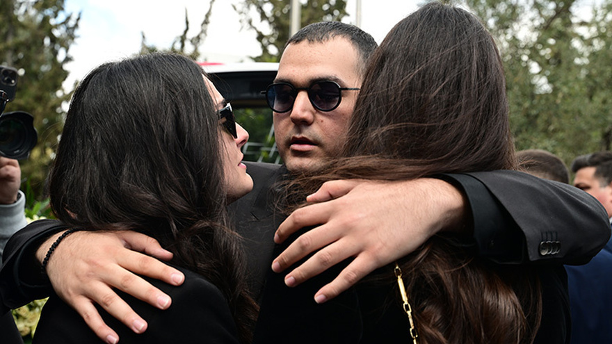 Όλο το Κολέγιο Αθηνών κοιτούσε την Μάιρα Κούγια: Η 18χρονη κόρη της Εύης Βατίδου είναι 1,83 και ίδια ο μπαμπάς