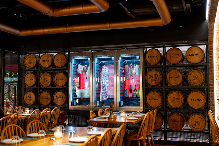 Monk Gastrobar: Η νέα γαστρονομική εμπειρία στη Γλυφάδα