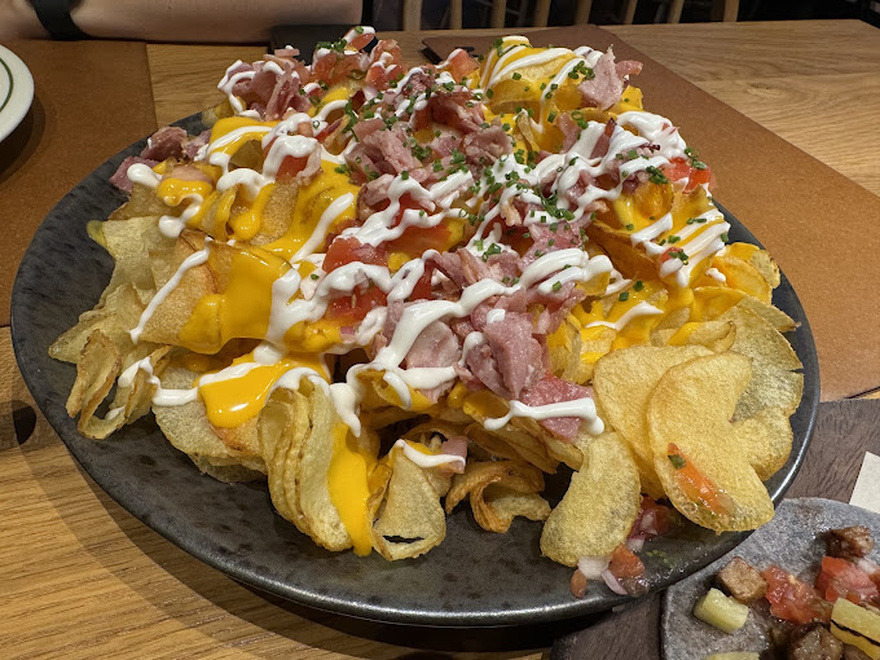 Monk Gastrobar: Η νέα γαστρονομική εμπειρία στη Γλυφάδα