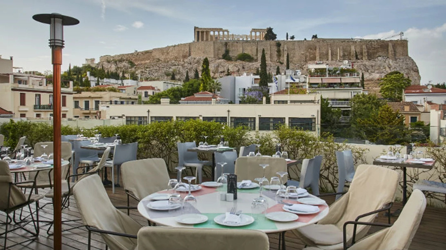 Strofi: Παραδοσιακή ελληνική ταβέρνα με θέα την Ακρόπολη