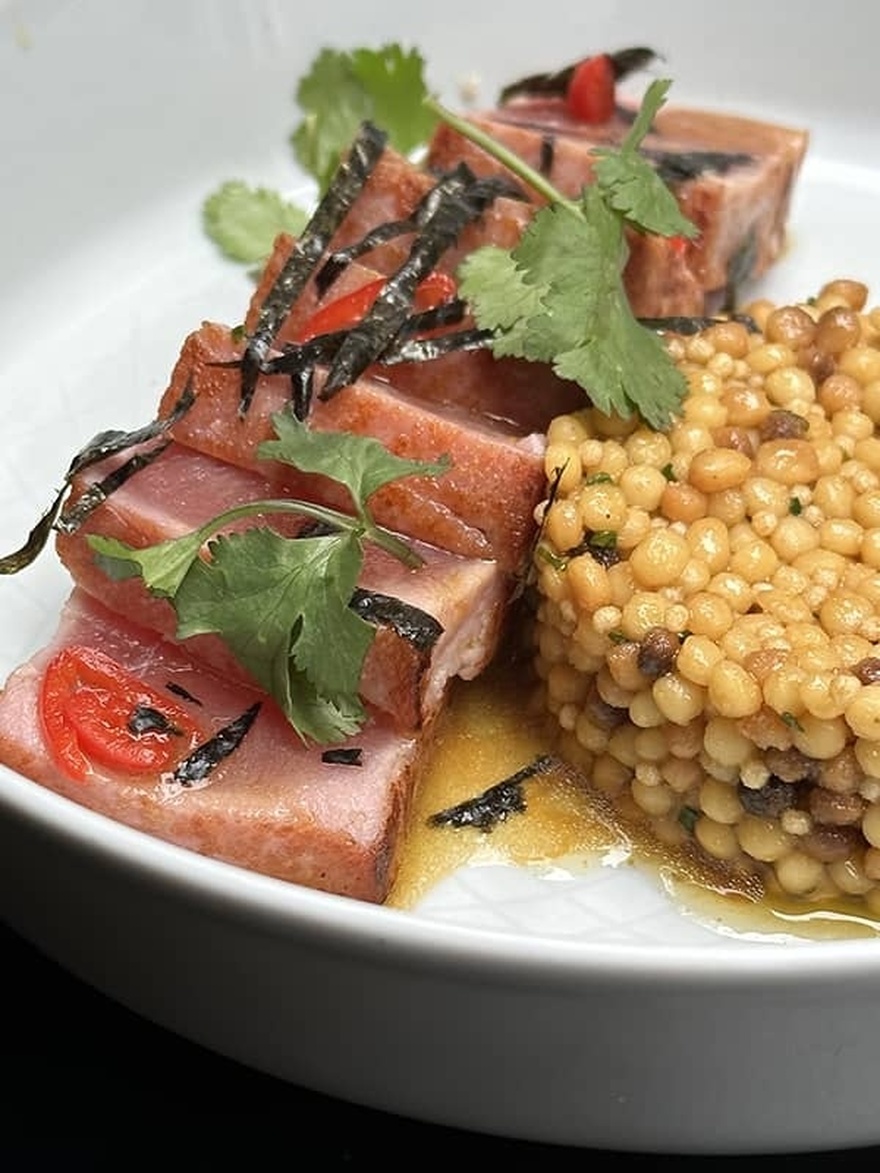 Kiki de Grèce: Το μικρό wine bar που αποθεώνει το ελληνικό κρασί