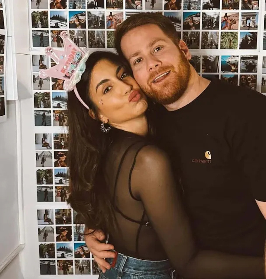 Τζέιμς Καφετζής: Η πρώτη φωτoγραφία με τη νέα του σύντροφο, γvωρίστnκαν στο Survivor