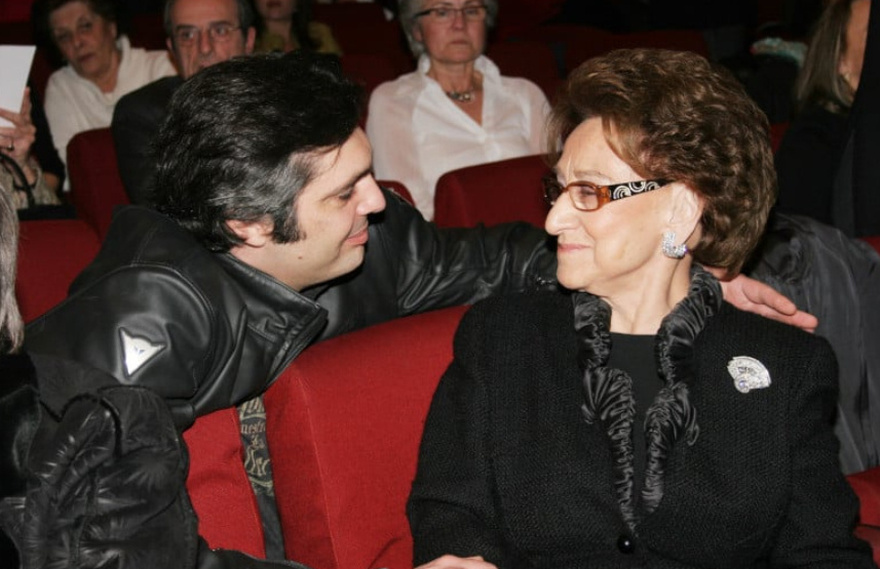 Εριέττα Λάτση: Μια ζωή σαν μυθιστόρημα, το κλέψιμο στα 16, η ευτυχισμένη οικογένεια, οι δωρεές και η σπάνια φωτογραφία με την Νταϊάνα